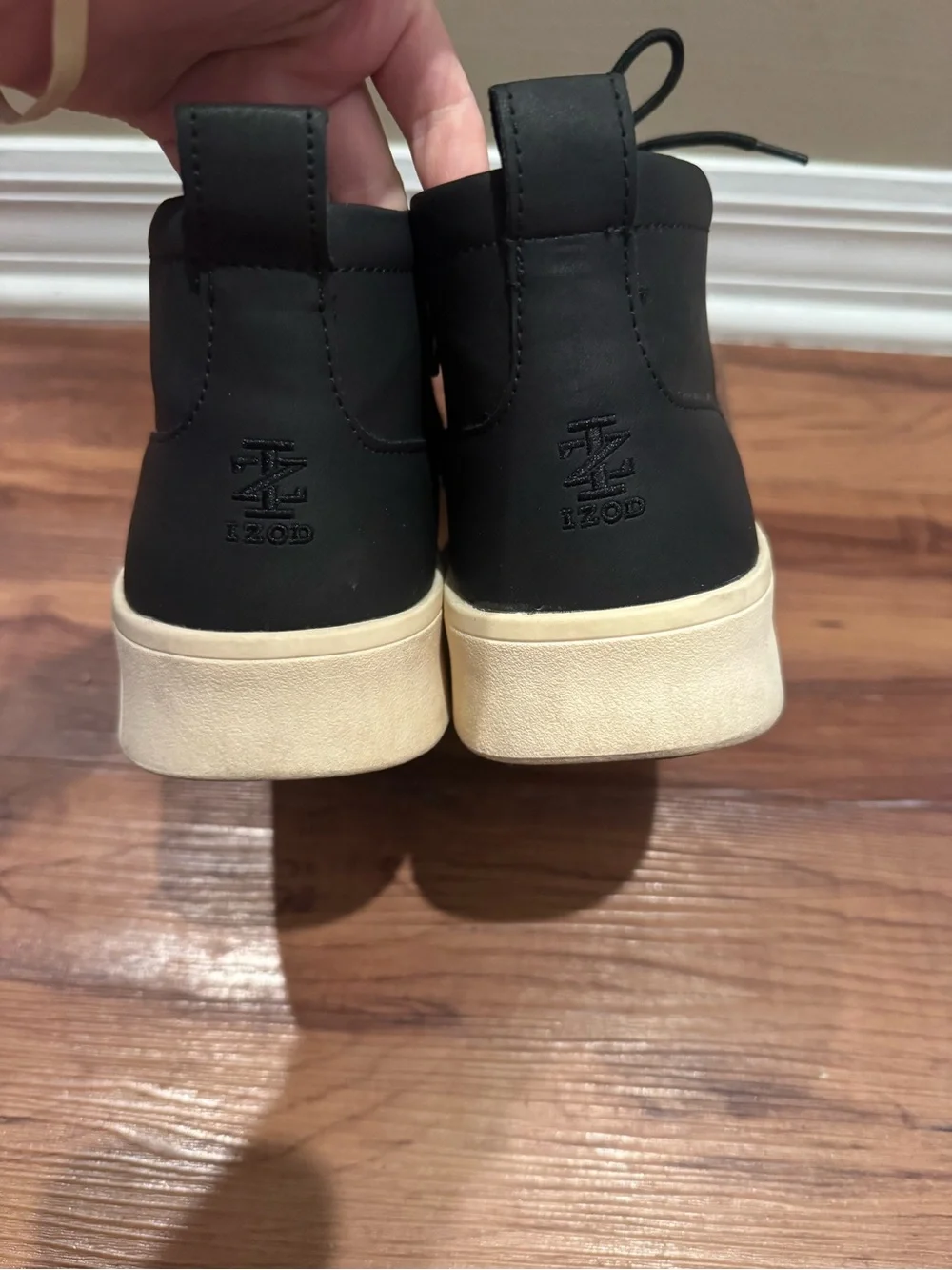 Men's Black Casual Chukka Sneakers with Cream Sole Izod size 11